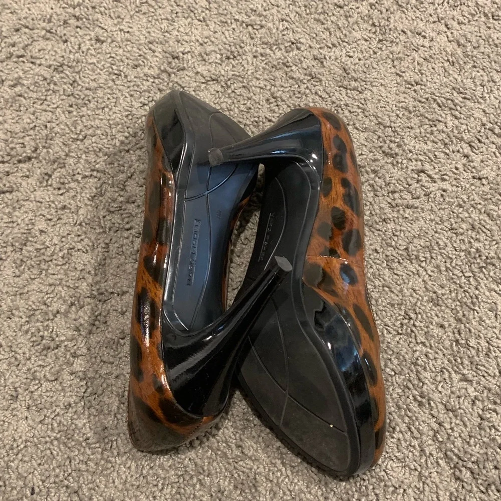 Marc Fisher great preloved